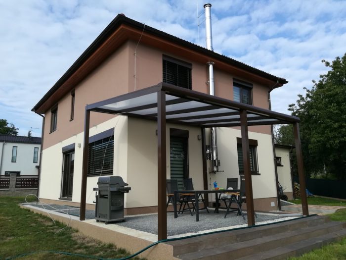 Pergola hnědá RAL8017 600 x 300 cm provedení DELUXE